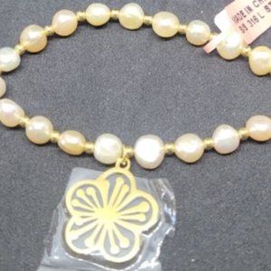 Freshwater Peach Pearl Floral Charm Bracelet (stretch) (6.25 inches)